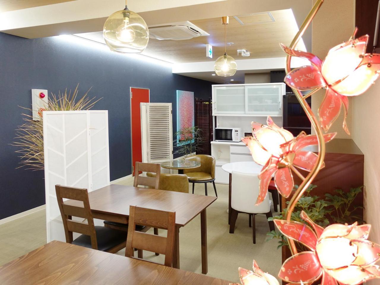 Briller Universal Japon Hostel Осака Екстериор снимка