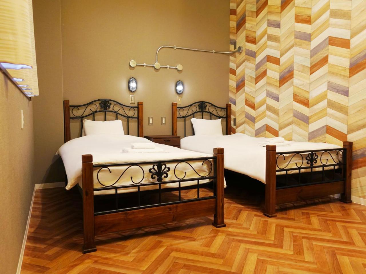 Briller Universal Japon Hostel Осака Екстериор снимка
