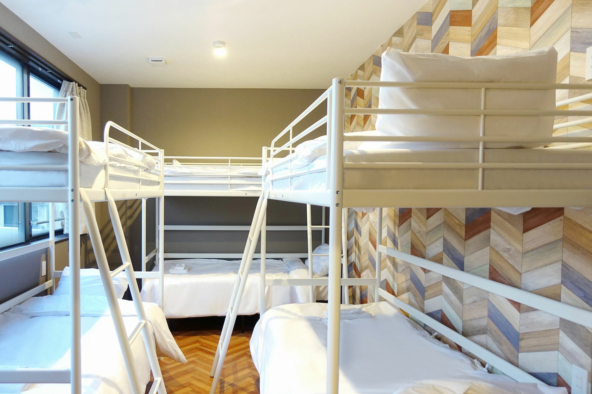 Briller Universal Japon Hostel Осака Екстериор снимка